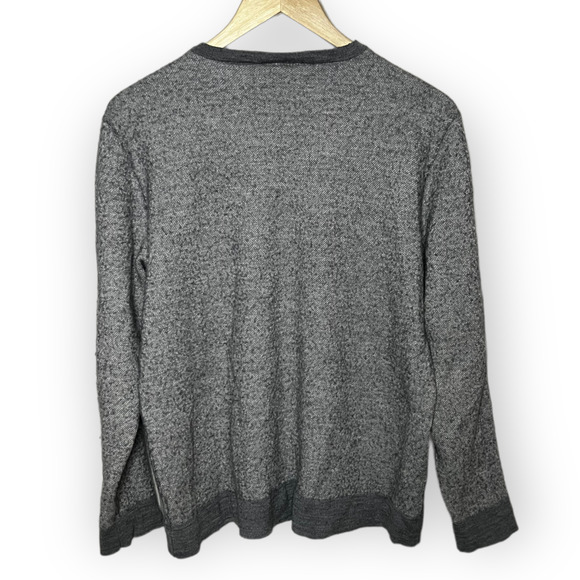 Calvin Klein Men's Gray Italian Yarn V-Neck Fuzzy Texture Pullover Sweater Sz M - Picture 2 of 10